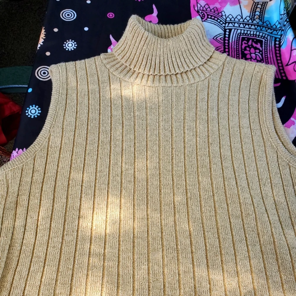 Women's Turtle Neck Short Sleeve - Picture 1 of 3